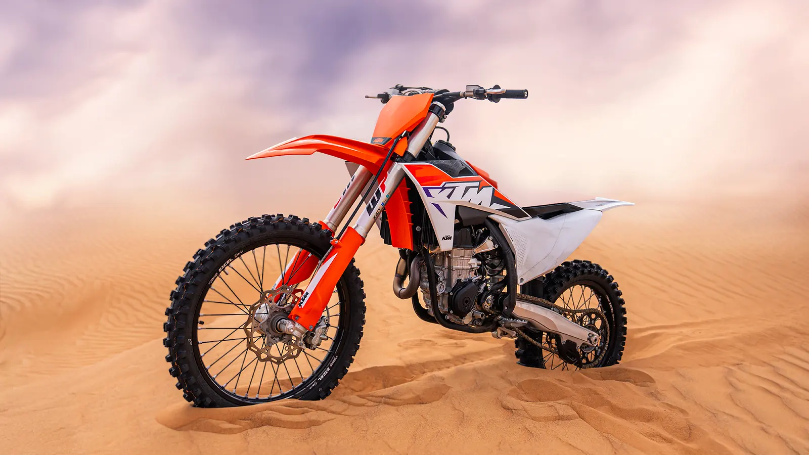 KTM 450 dirt bike on Dubai desert sand